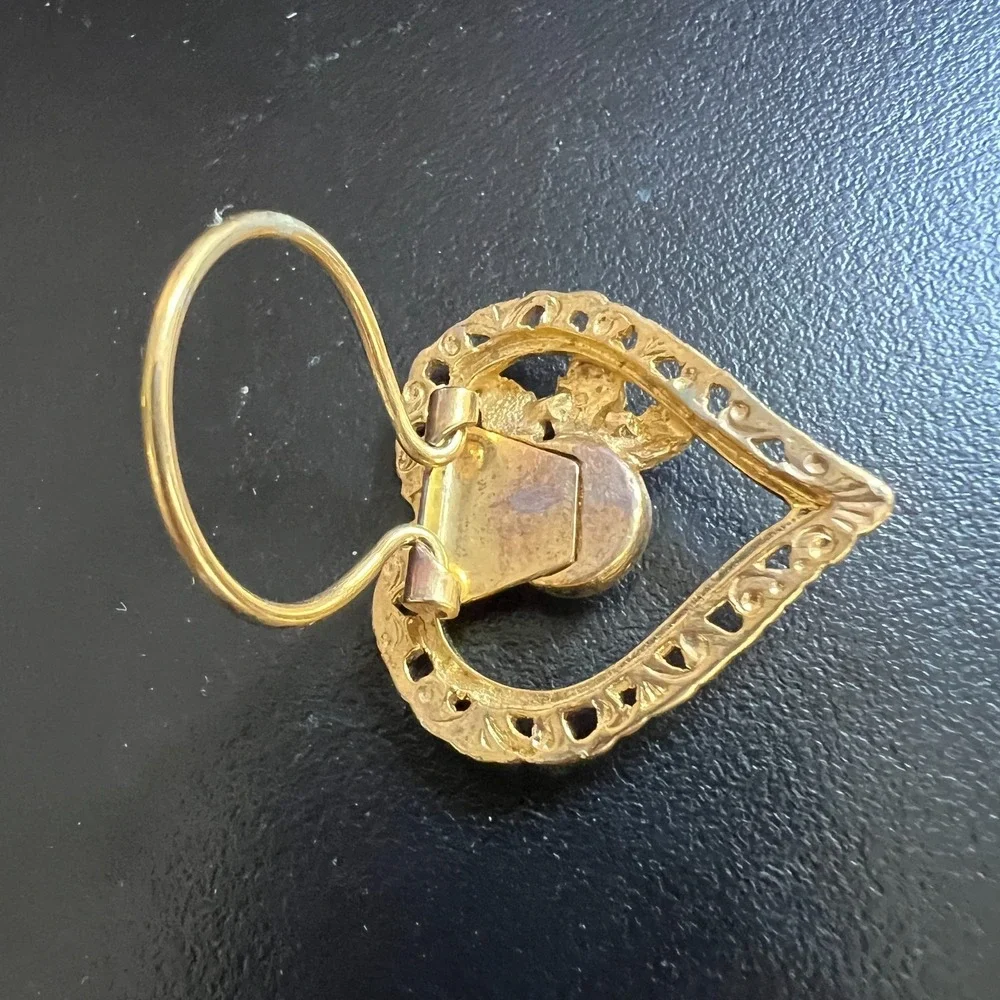 Vintage‎ Gold Tone Heart Scarf Clip Faux Pearl Floral Filigree Romantic Pin